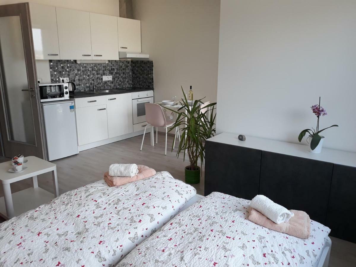 Appartamento Exclusive Kolbenova Next To Subway Praga